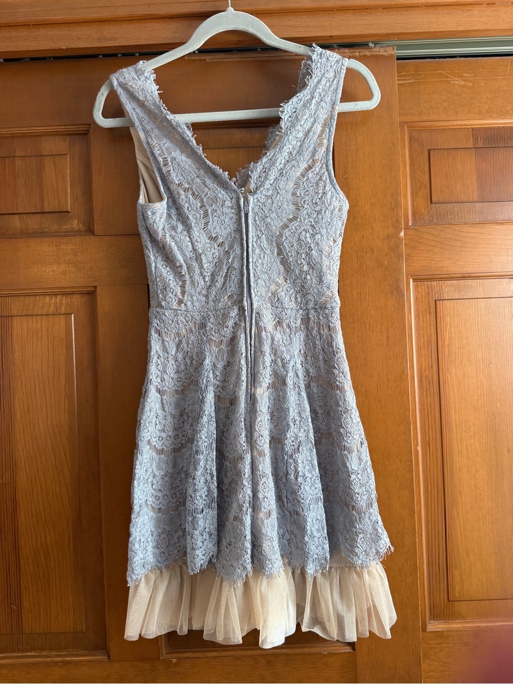 Sleeveless V-Neck Lace Fit & Flare Dress in Light Blue with Cream Hem size S - Picture 10 of 10